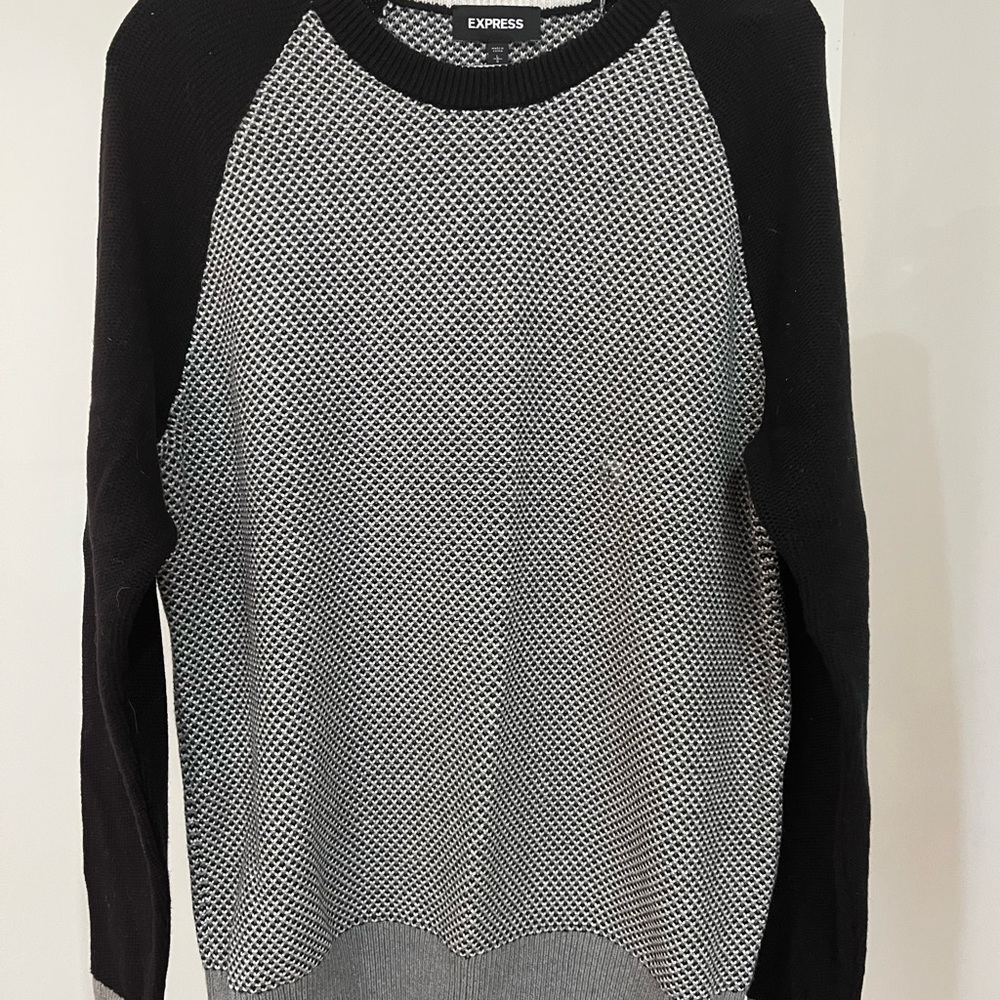 Men’s express sweater black and white size large